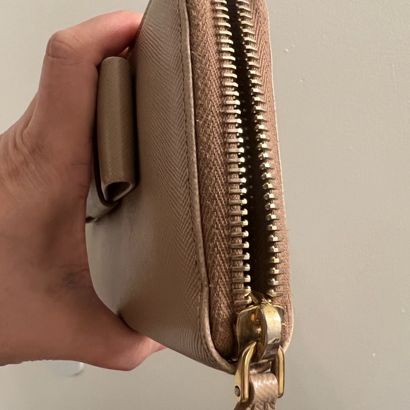 PRADA zippy long wallet !πβ€οΈ - Picture 9 of 12